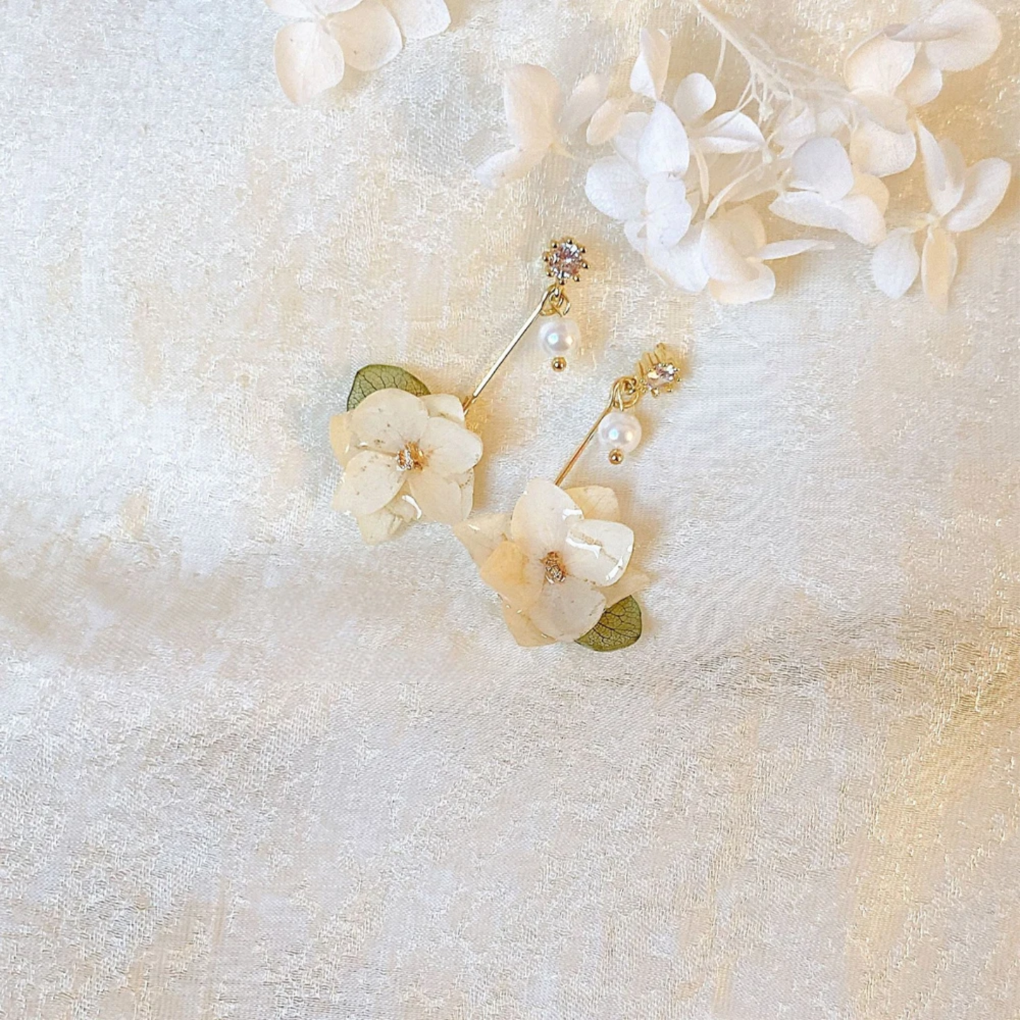 Handmade Real White Hydrangea Flower Resin Earrings