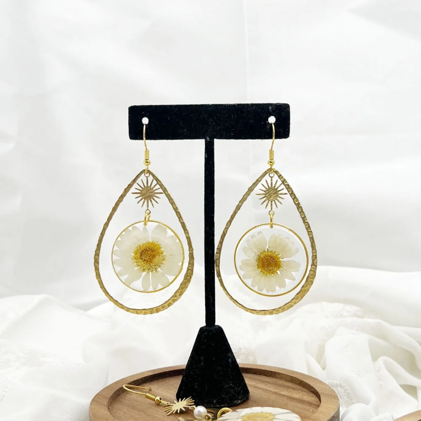 Handmade Real Pressed White Daisy Resin Earrings